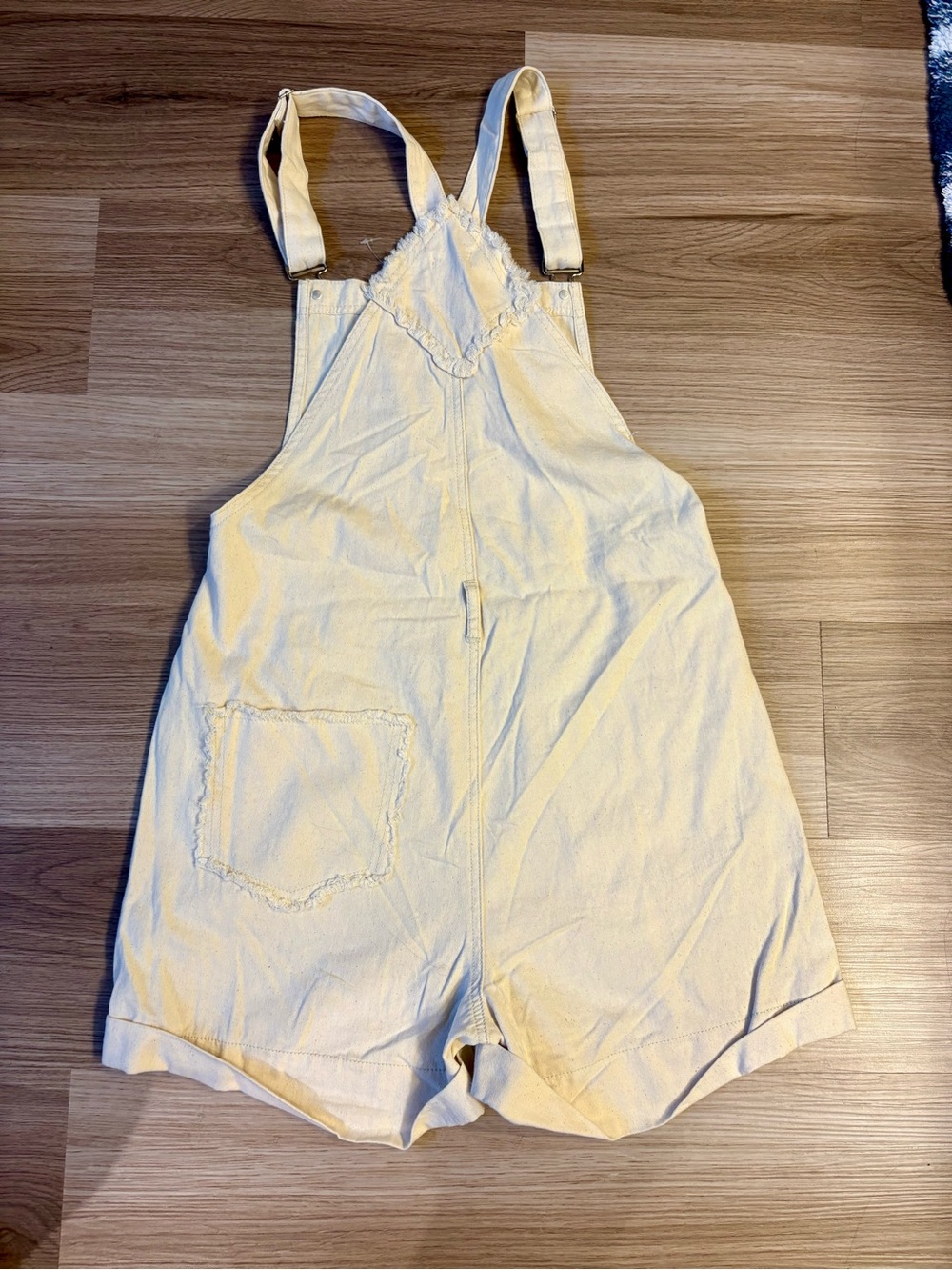 NWOT POL Cream Patch Short Overalls Small - Picture 3 of 8